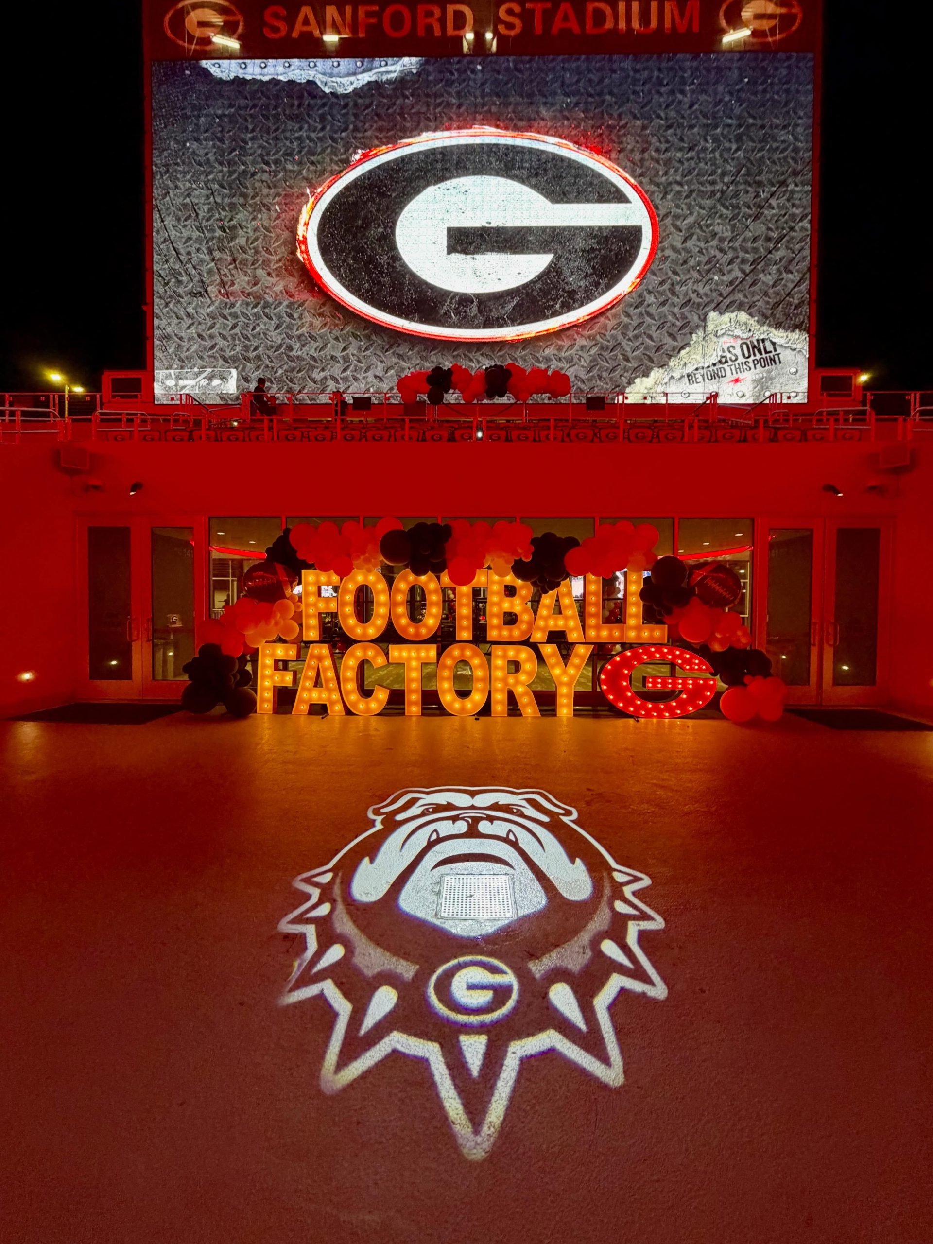 georgia-bulldogs-football-themed-event-projection-lighting - The Main Event Company Georgia Bulldogs themed event with marquee letters and projected lighting